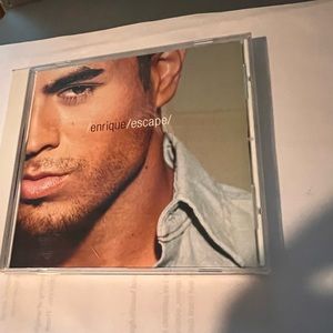 🎉5 for $15 🎉ENRIQUE IGLESIAS ESCAPE CD
